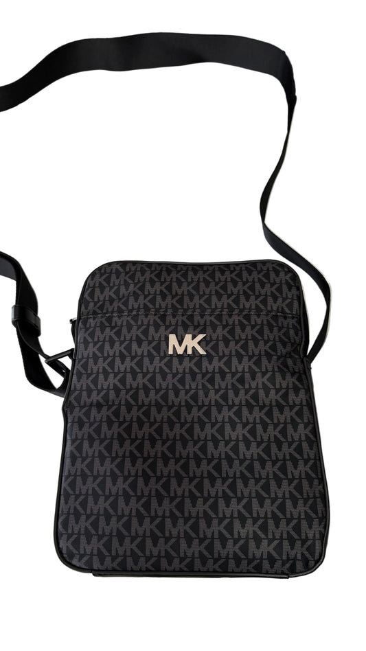 Michael Kors Jet Set / Logo Camera Crossbody Bag